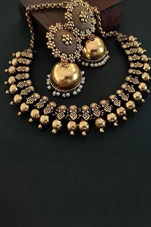 GOLDEN NECKLACE WITH JHUMKA
